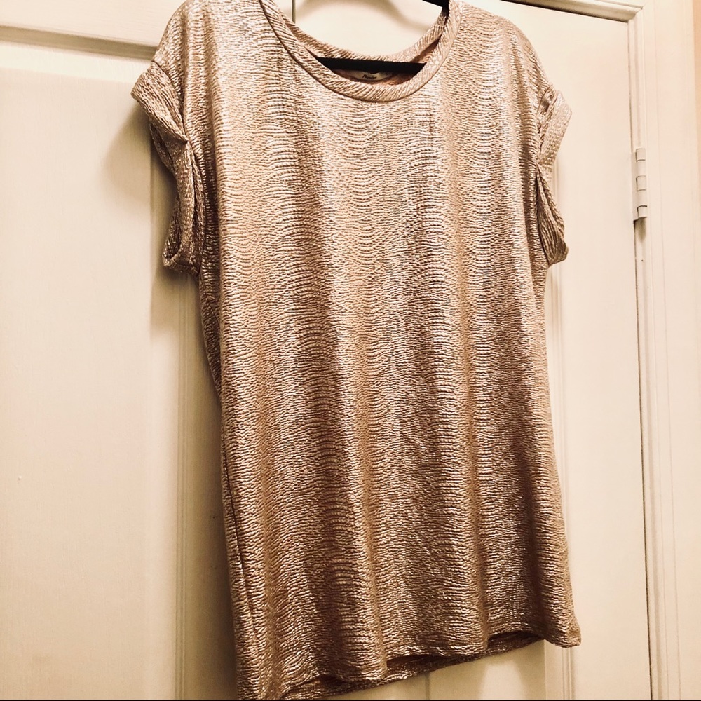 ⚜️ Metallic Gold Top
